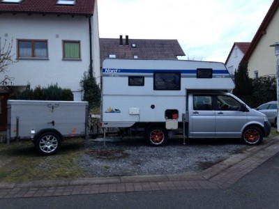 Doka T5 4 Motion TDI mit Nordstar 9L und Anhänger (beide mit den gleichen Felgen und 255 55 R18 Reifen)